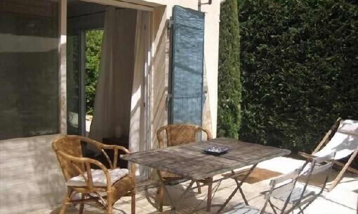 Maussane House | CENTRE HISTORIQUE MAUSSANE, house 72 m2 with fenced garden,
