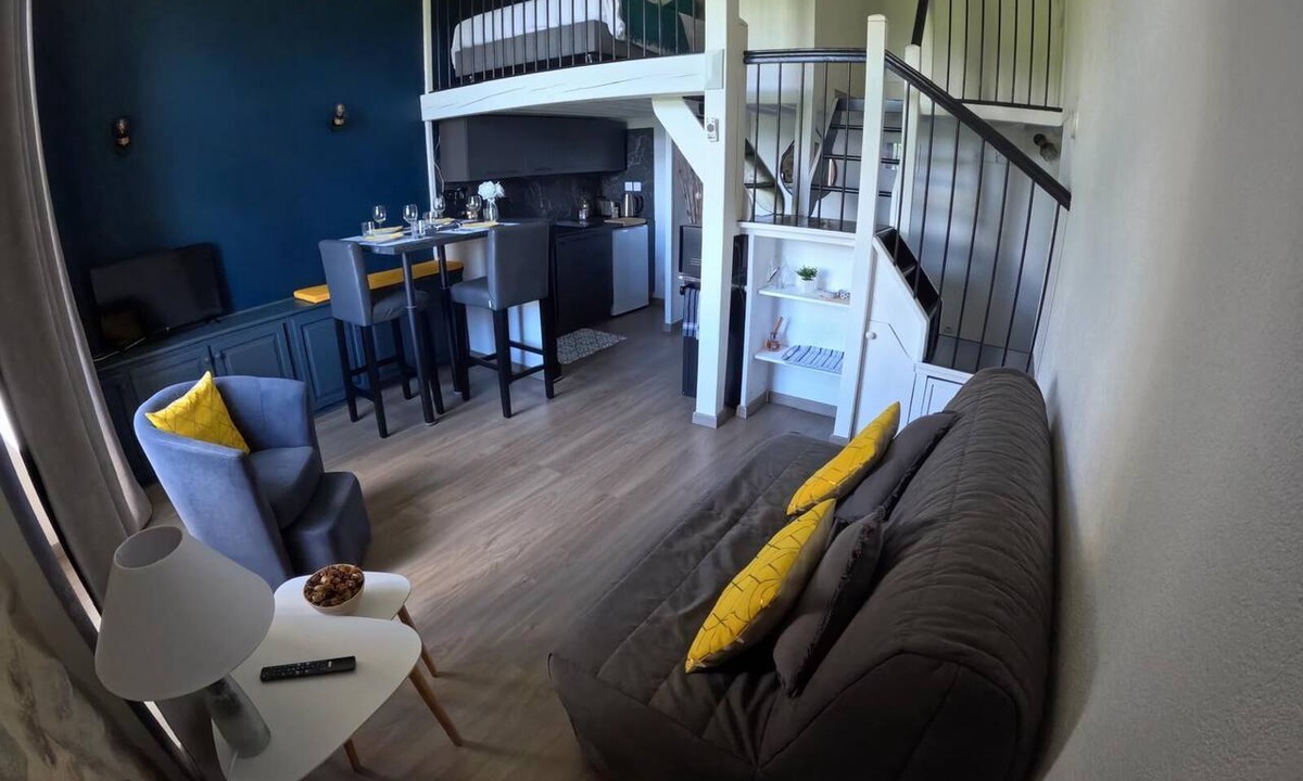 Uriage-les-Bains Apartment | Château D'uriage: Studio Atypique à 20 min de Grenoble et a 20 min de Chamrousse