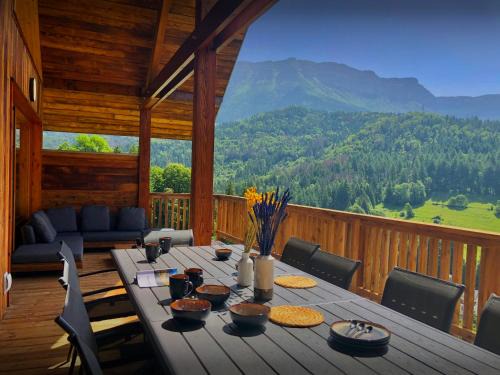 Saint-Pierre-d'Entremont Ski Chalet | Chalet Emeraude des Alpes - OVO Network