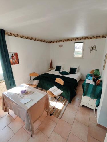 Barret-de-Lioure Bed & Breakfast | Chambre d'hôtes, à la nuitée