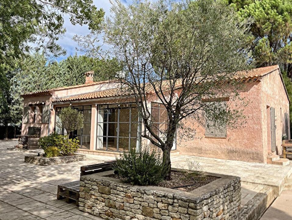 Rustrel Bed & Breakfast | Chambre d’hôtes l’Orange Bleue