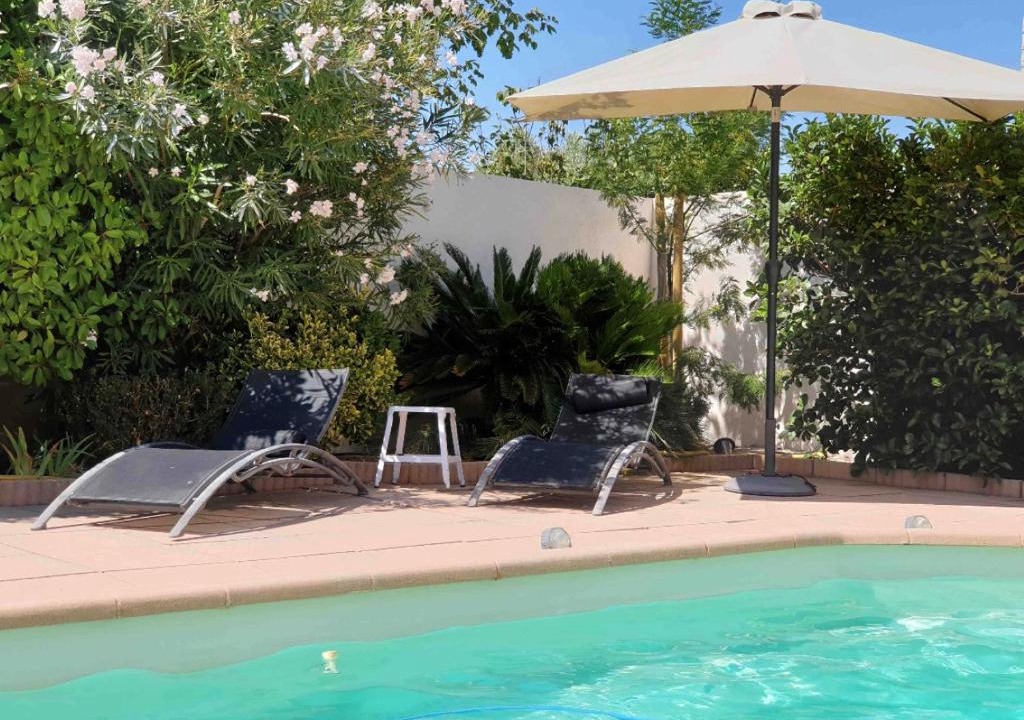 Chateauneuf-les-Martigues House | Chambre en Provence dans villa avec piscine