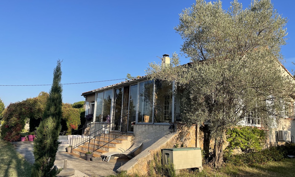 Moissac-Bellevue Villa | Charmante villa provençale avec piscine