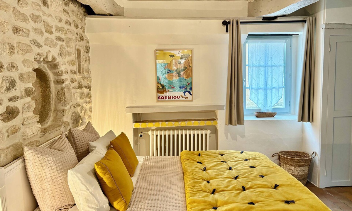 Venasque House | Charming 2-bedroom house in a historic and beautiful village