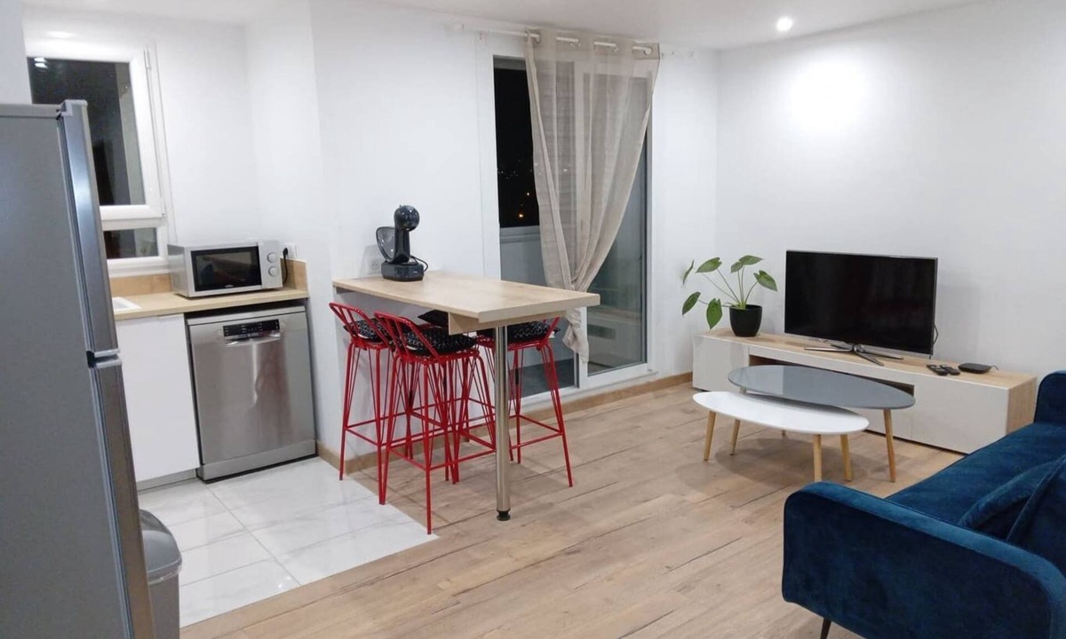 Baille Apartment | Charming 3-bedroom apartment near town center