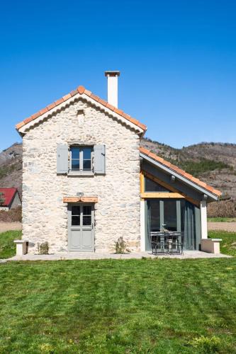 Lardier-et-Valenca House | Charming little house, quiet, nature, privacy