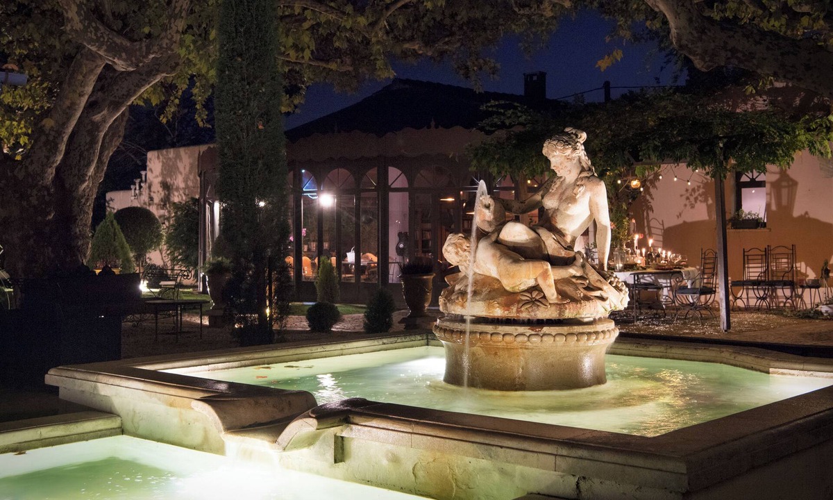 Paluds de Noves Villa | Charming Mas Provencal with swimming pool and jacuzzis cinema - FLH-Excellence