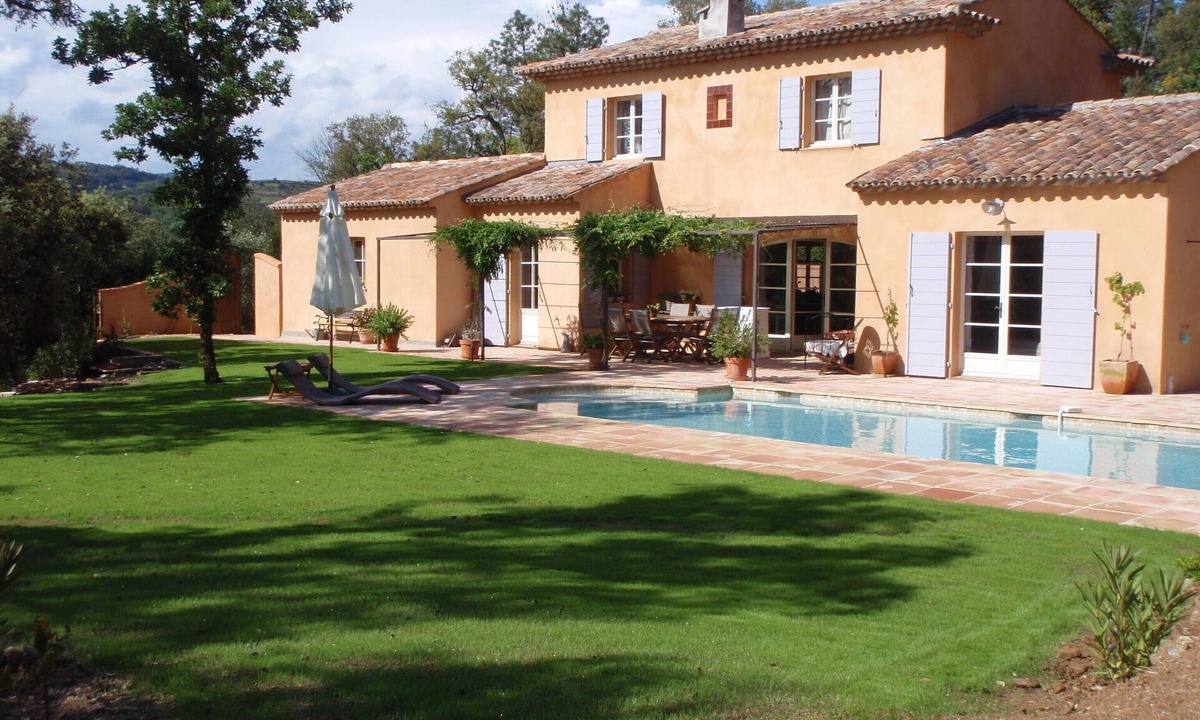 Cogolin Villa | Charming villa with swimming pool in the countryside Near St TROPEZ
