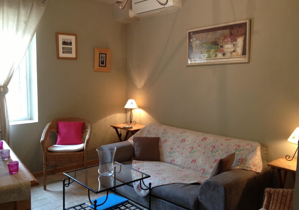 Sablet House | Charming village house in a medieval village
