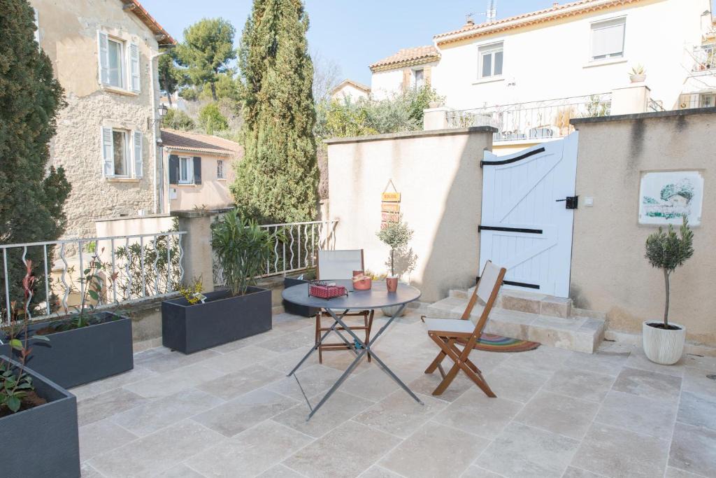 Chateauneuf-de-Gadagne Apartment | CHEZ GARANCE