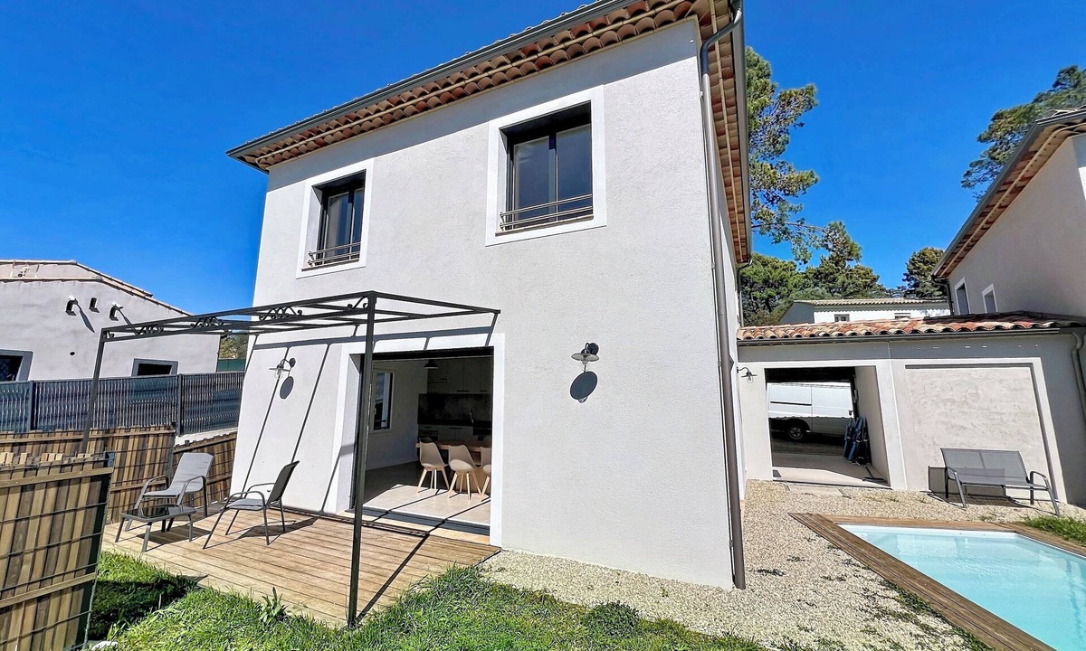 Pegomas House | Contemporary house, Private pool, View of the hills