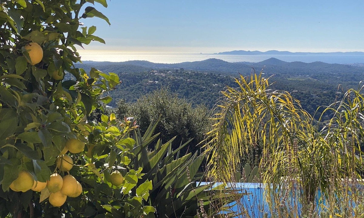 La Londe-les-Maures Villa | Côte d'Azur: all-comfort villa with a stunning sea view and heated pool