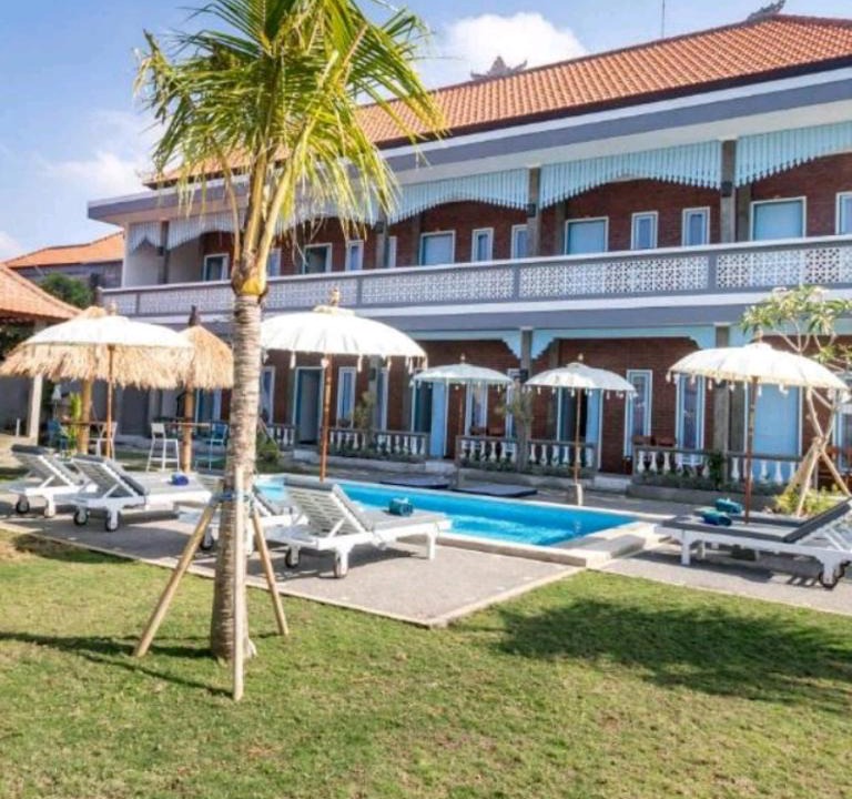 Batu Bolong House | D Anyar Stay and Surf