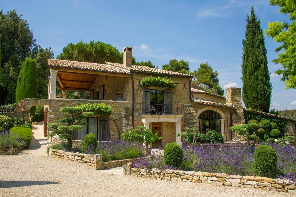Oppede Bed & Breakfast | Domaine Les Roullets