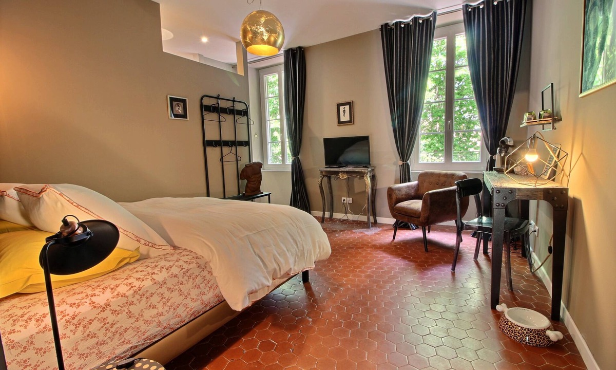 Orange House | Effets Personnels