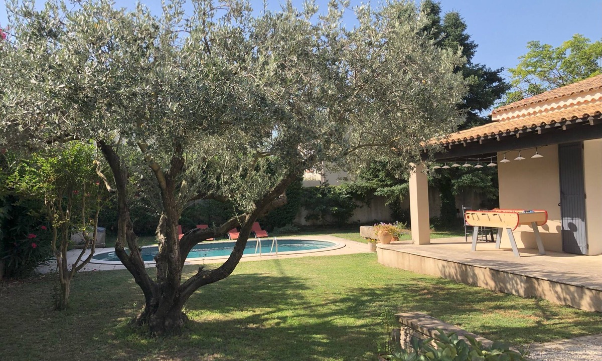 Noves Villa | Family home in Provence with swimming pool