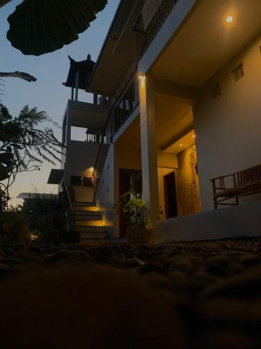 Batuan House | gelombang guest house
