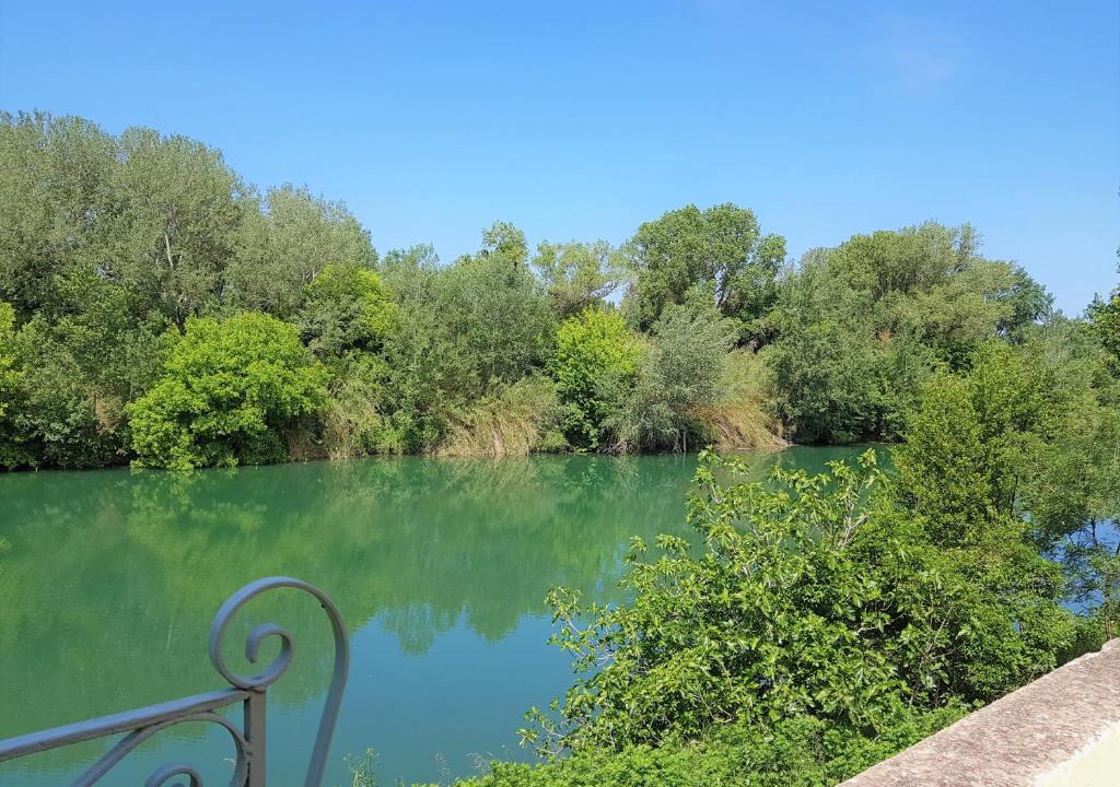Montfrin House | Gite face à la rivière -proche du pont du Gard-