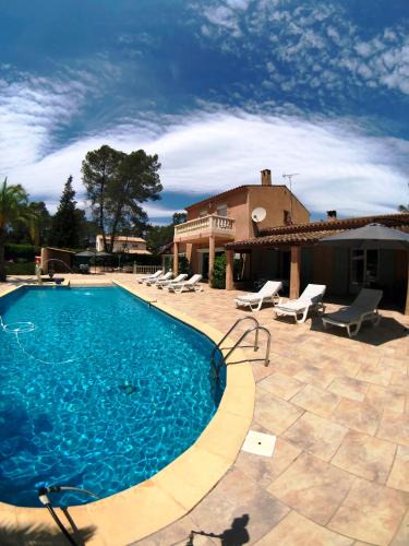 Puget-sur-Argens Villa | Grande Villa 4 étoiles 20pax entre Cannes and Saint Tropez