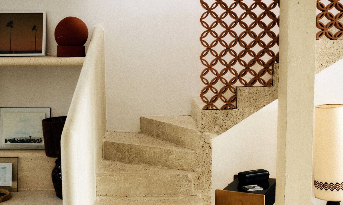 Endoume House | Granite house, feet in the water, Malmousque