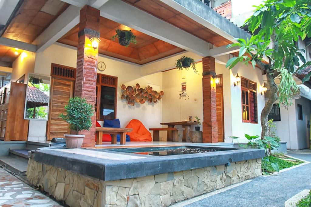 Peliatan Hostel | Halaman Depan Hostel