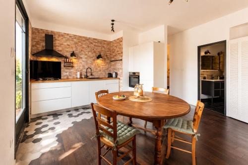 Chateaurenard Apartment | Hammam Privatif & Terrasse Vue Château
