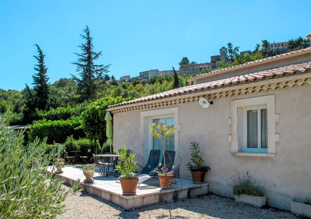 Menerbes House | Holiday Home Les Vignes by Interhome