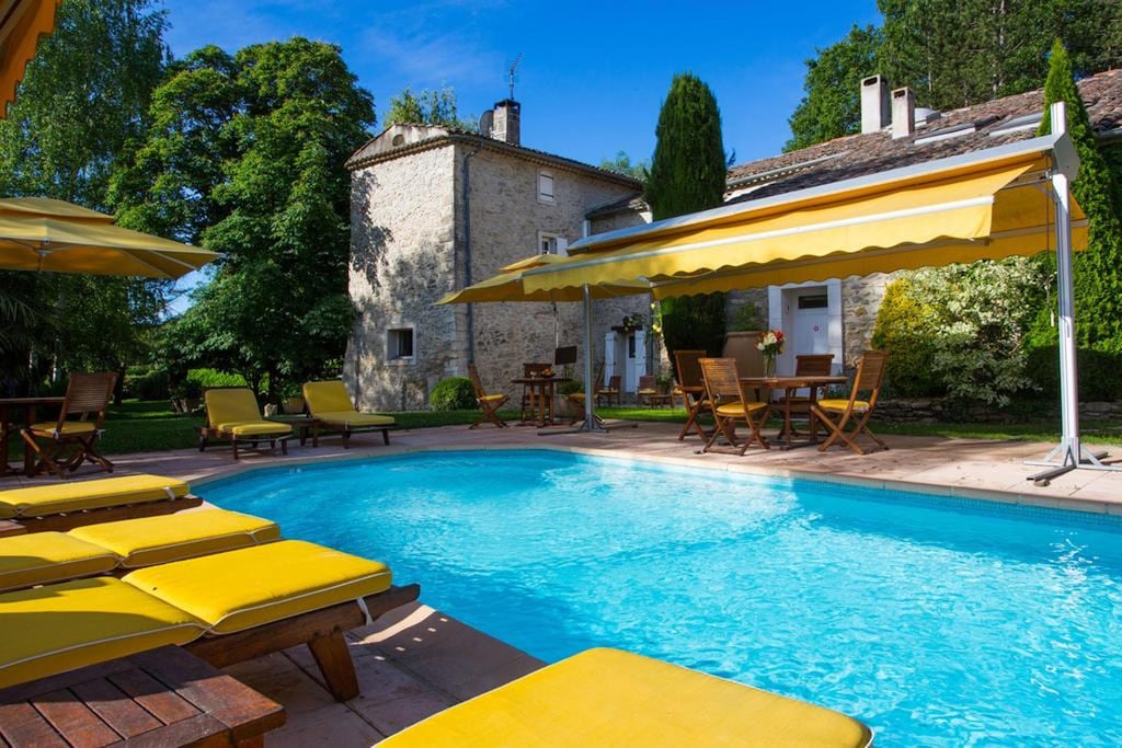 Forcalquier Apartment | Homerez last minute deal - Amazing apartment with shared pool