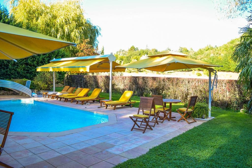 Forcalquier Apartment | Homerez last minute deal - Amazing studio with shared pool