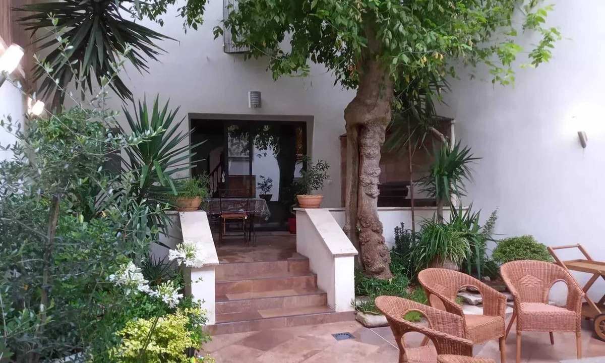 Courthezon House | Homerez - Nice house for 8 ppl. with garden and terrace at Courthézon