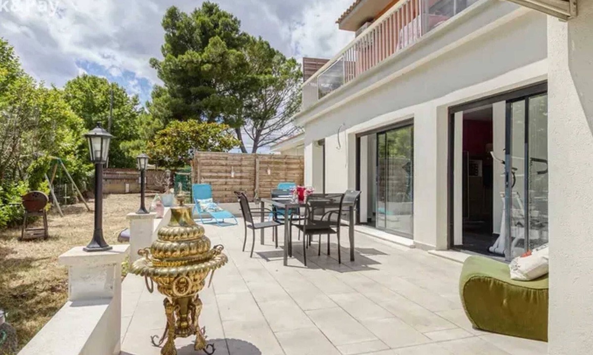 Morieres-les-Avignon Villa | Homerez - Villa in Morières-lès-Avignon