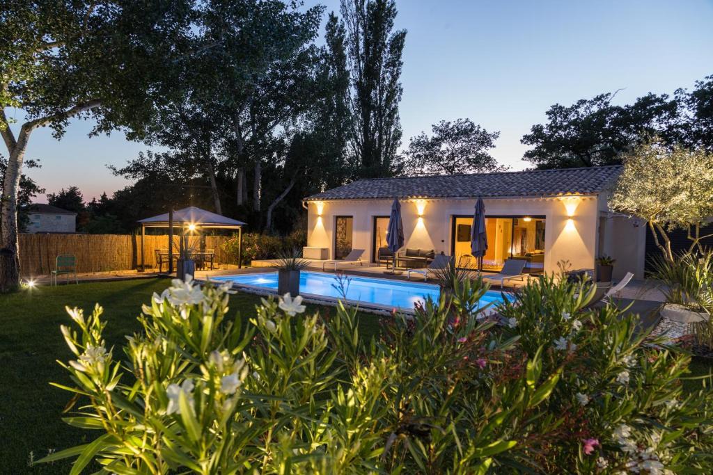 L'Isle-sur-la-Sorgue House | In Elsama piscine chauffée
