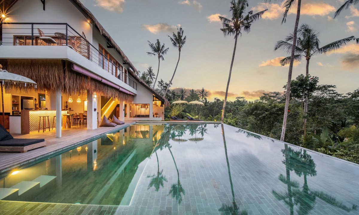 Melayang Villa | Infinity Pool Yoga Shala Ubud Jungle Escape