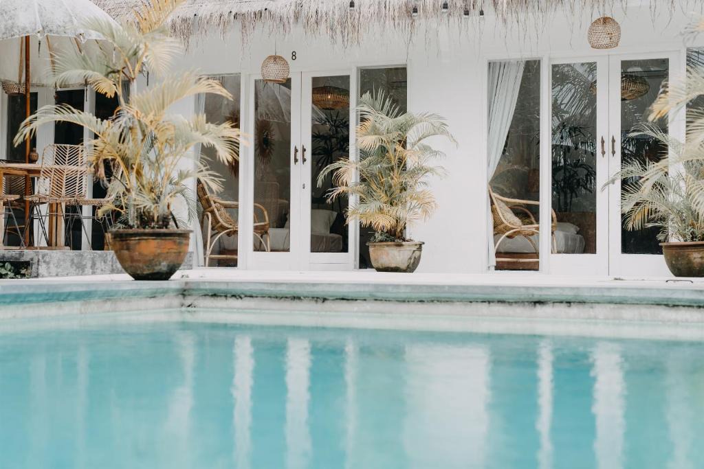 Batu Bolong House | Joga Yoga