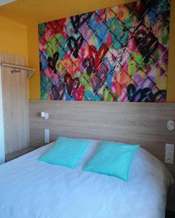 Martigues Hotel | Kyriad Direct Martigues