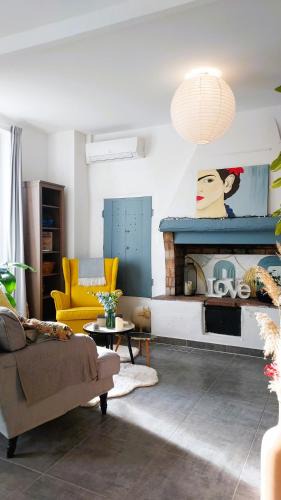 Chateauneuf-de-Gadagne Apartment | L'appartement de l'Arche