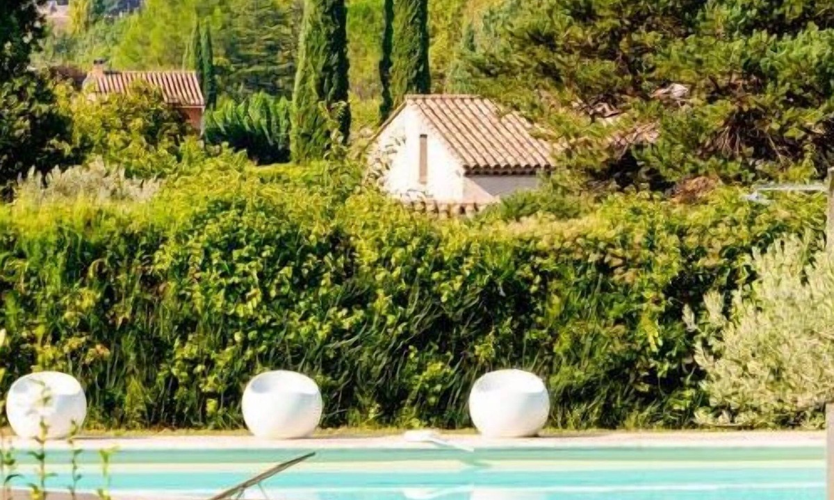 Correns Villa | La Petite Cloche Summ