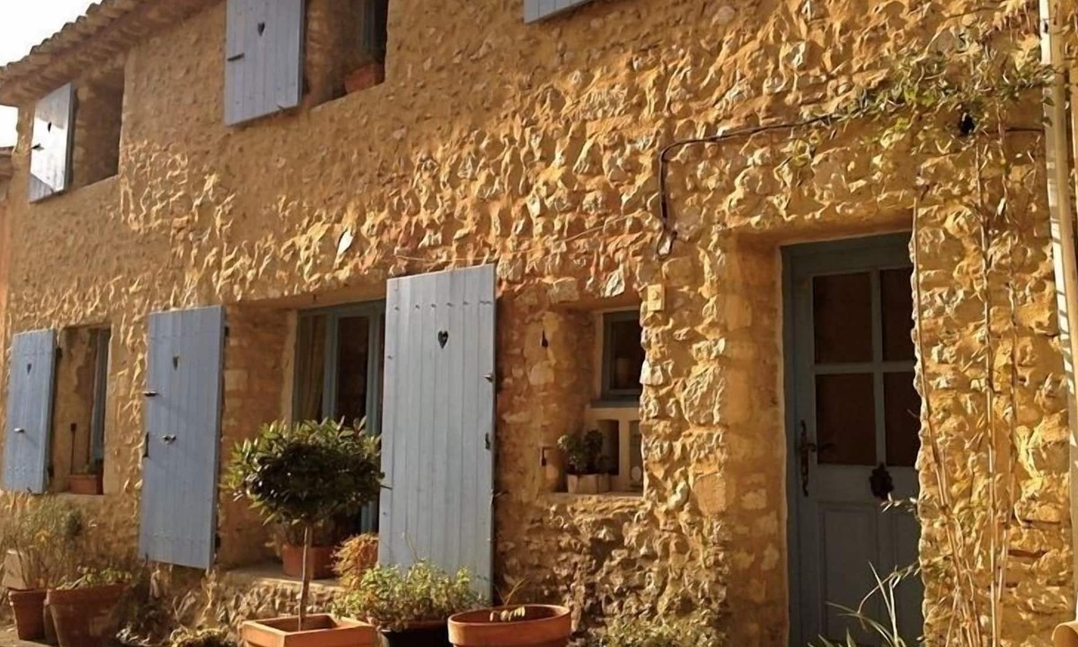 Lioux House | La Petite Maison - a holiday home for All Seasons