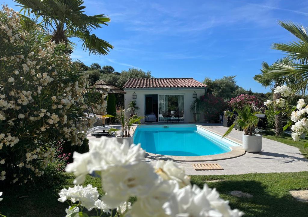 Crillon-le-Brave Bed & Breakfast | La Thomalie
