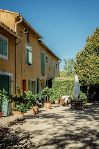 Entraigues-sur-la-Sorgue House | Le Mas de Trévouse