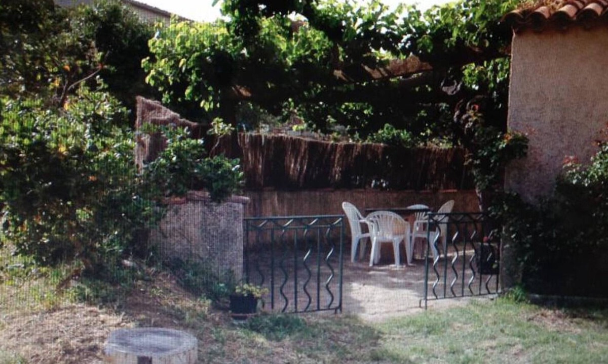 La Garde-Freinet House | Le petit pavillon Le Repou