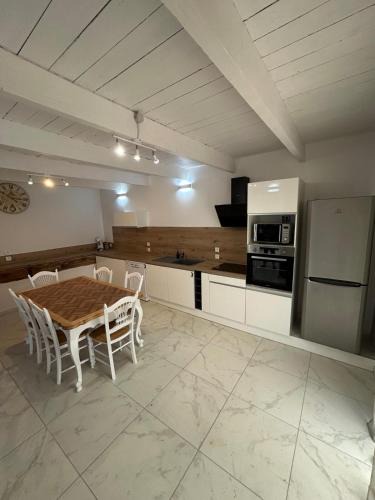 Les Mees House | Les maisons de Lina