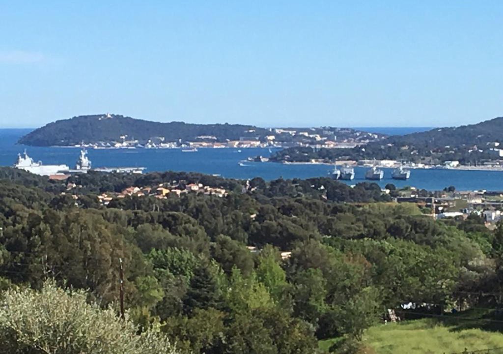 Ollioules Bed & Breakfast | Les terrasses sur mer