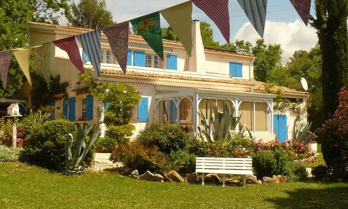 La Roquebrussanne House | Listed country house 3 star 30 minutes from the beaches
