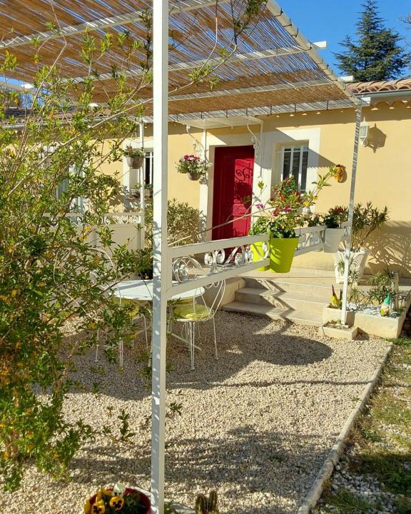 Rochefort-du-Gard Apartment | Location saisonnière en Provence