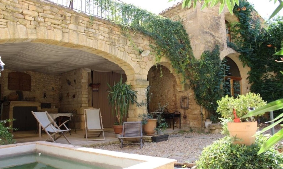 Vers-Pont-du-Gard Cottage | Lodging in old barn XVIII Century