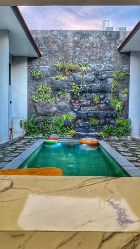 Batu Bolong Villa | Loft Hideaway Villa with Sofa Bed Central Canggu