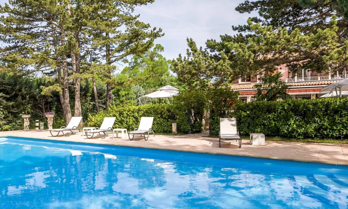 Plan-d'Aups-Sainte-Baume Hotel | Lou Pèbre d'Aï