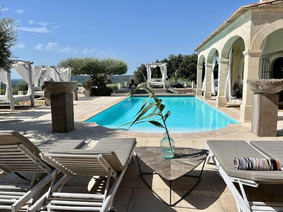 Castillon-du-Gard Villa | Luxury Villa in front of the famous Pont-du-Gard.