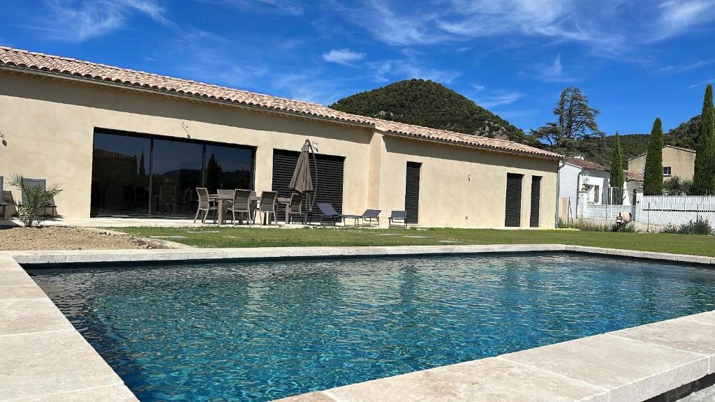 Seguret Villa | Magnifique Villa Neuve avec piscine